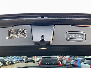Volvo  V60 R Design Expression Recharge Plug-In Hybrid AW Bluetooth Navi LED Klima Einp